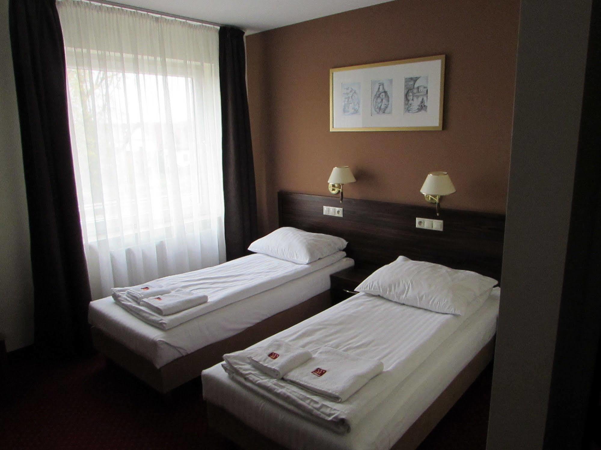 Hotel Pikul Puławy Dış mekan fotoğraf